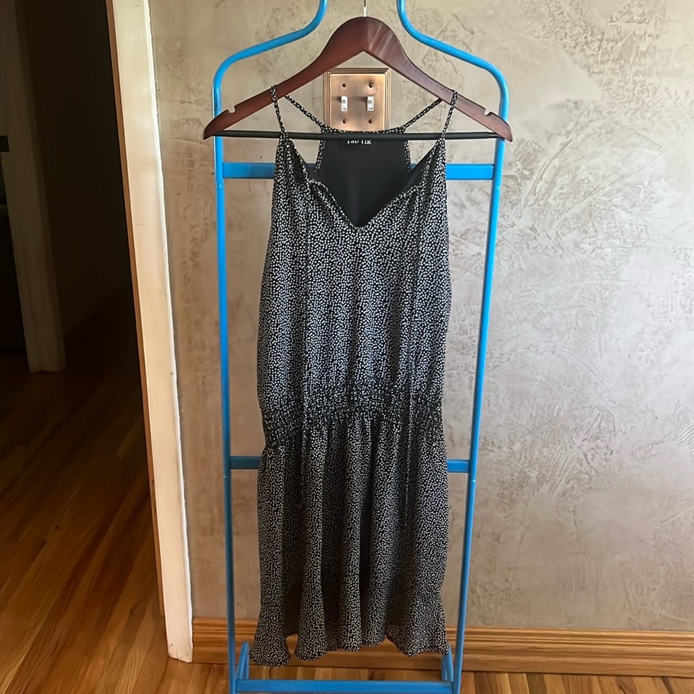 Boutique fab’rik dress. Front tie. Scrunched waist. Size L